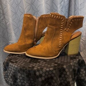 AMANDA BLUE Suede Brown Ankle Booties